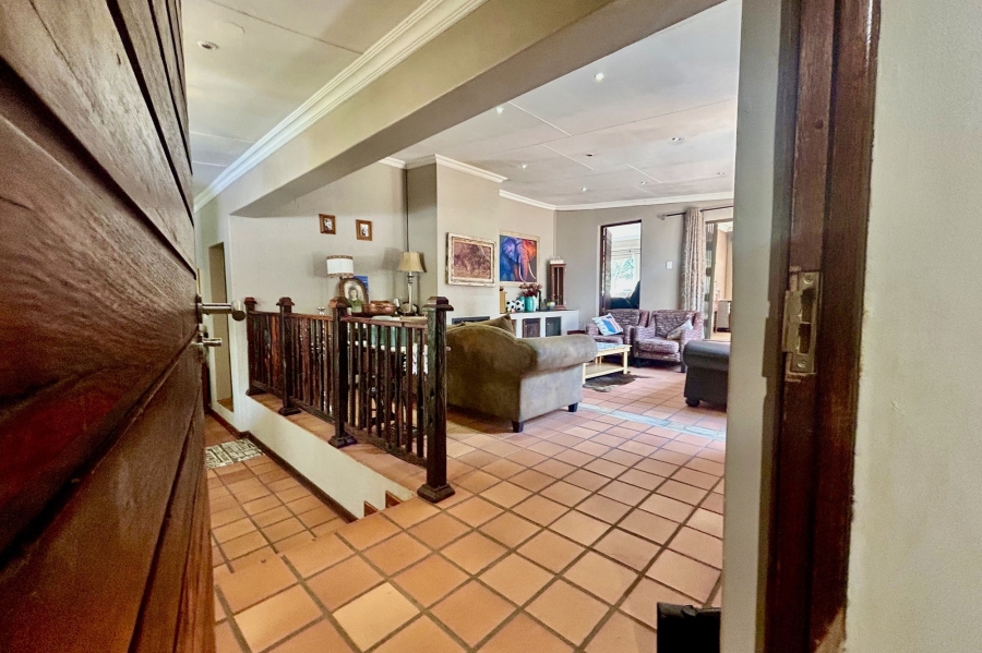 6 Bedroom Property for Sale in Melodie North West